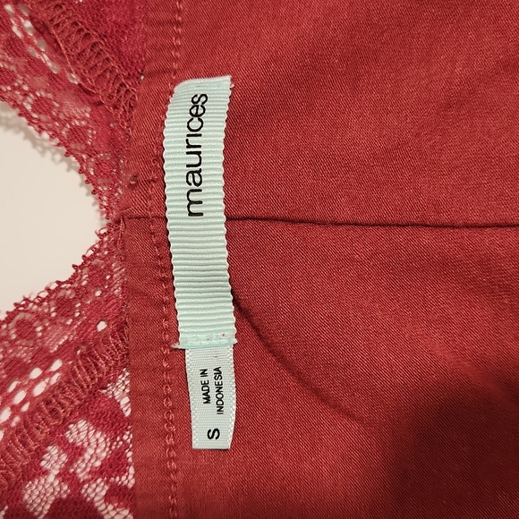 Maurices~ Dark Pink Lace and Flower Tank Top Size Small - Picture 6 of 7